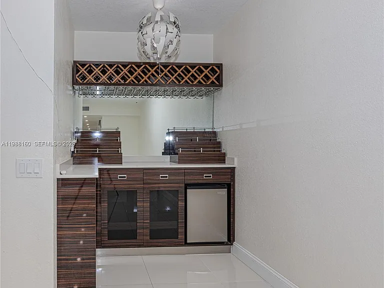 231 Poinciana Dr #401 — Photo 12