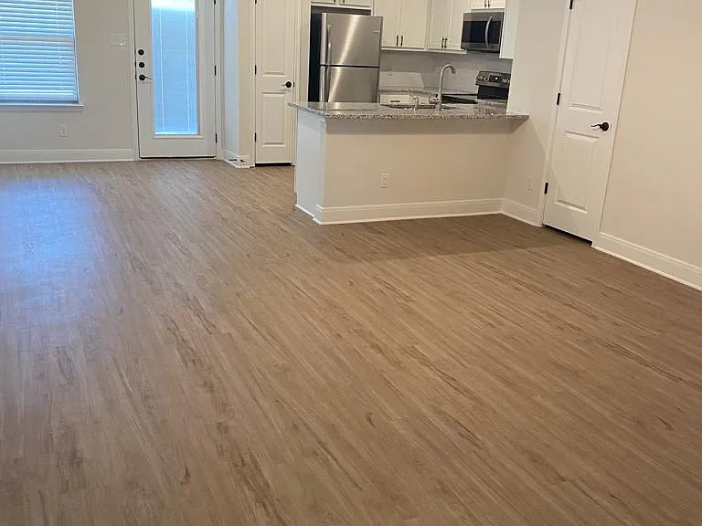 10313 Lynwood Vlg #101 — Photo 8