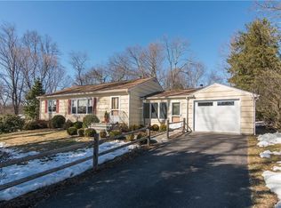 12 Sunset Dr, Yorktown Heights, NY 10598