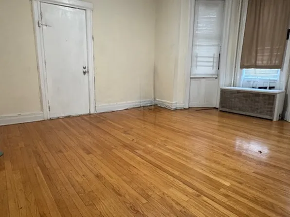 381 Baldwin Avenue image 1 of 7