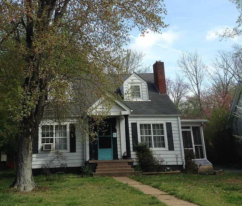 2nd image of 706 Olive St