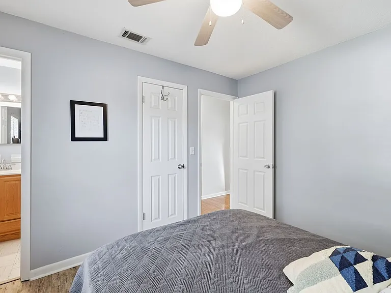 2901 Eastland Rd — Photo 13