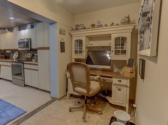 Home For Sale In Lantern Walk