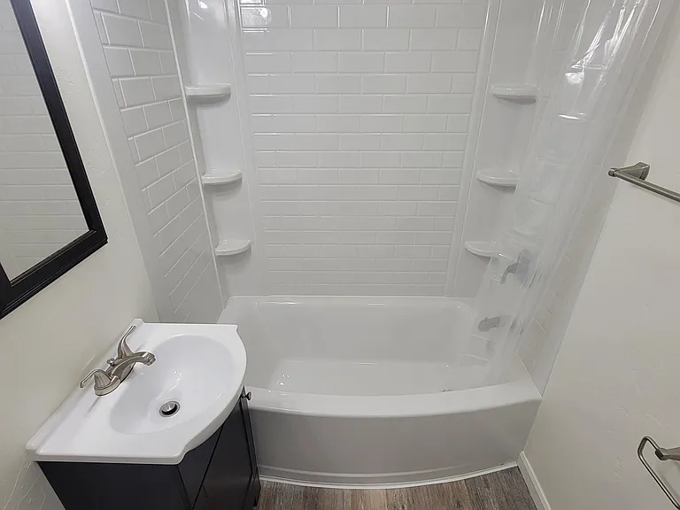 521 E Jefferson St — Photo 25