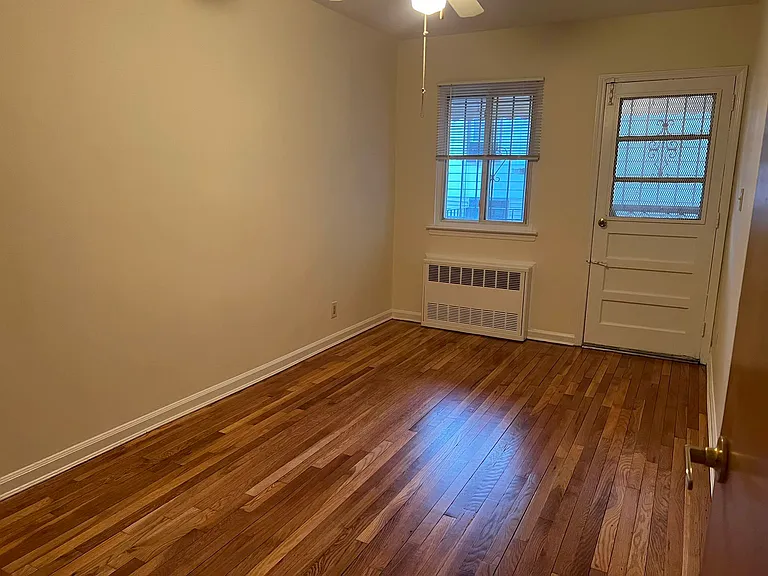 21-04 Hoyt Ave S #2 — Photo 15