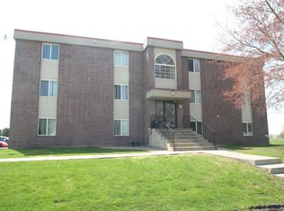 302 6th St SW APT 103, Kasson, MN 55944