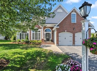 8 Kerri Ann Cir, Methuen, MA 01844