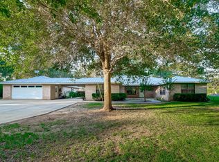 20102 Lake View Rd, Damon, TX 77430