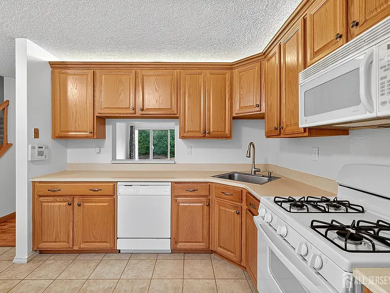 134 Pear Tree Ln — Photo 4