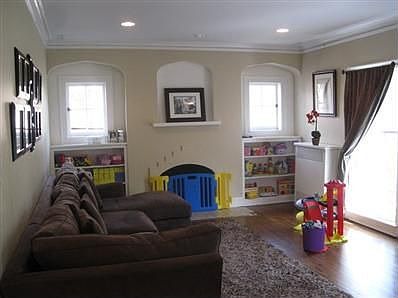 3rd image of 321 Greenwood Ave