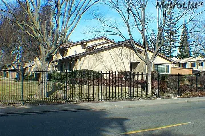 5877 Muldrow Rd photo 1