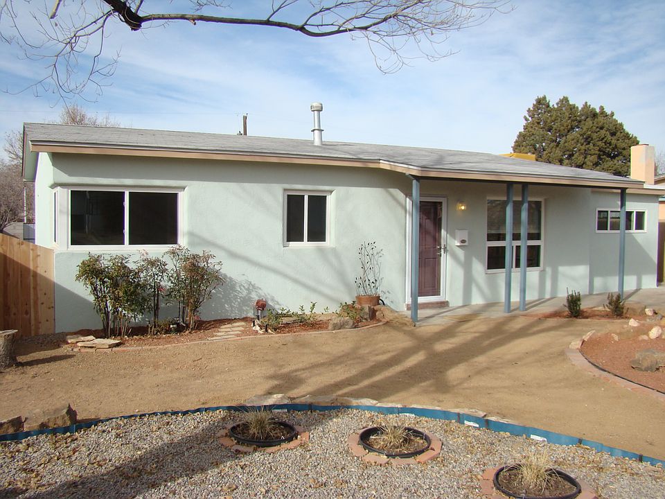 1st image of 2517 La Veta Dr NE