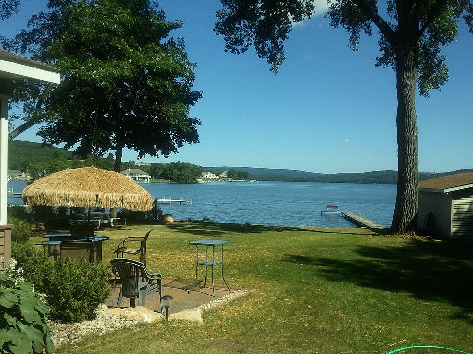 LAKESIDE - WITH PATIO