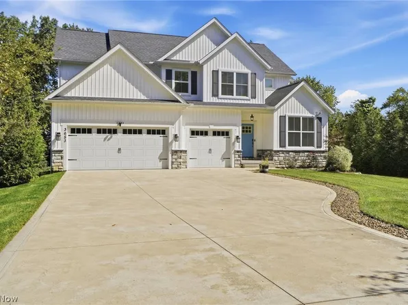 3653 Avondale Rd, Beachwood, OH 44122