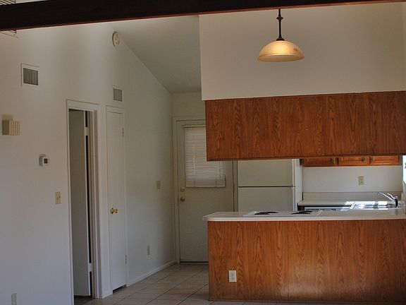 3rd image of 952 W Enid Cir