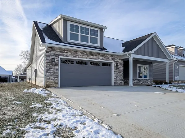 4332 Evergreen Ct, North Canton, OH 44720