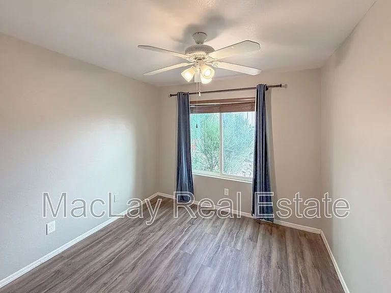2934 E Blackhawk Dr — Photo 3