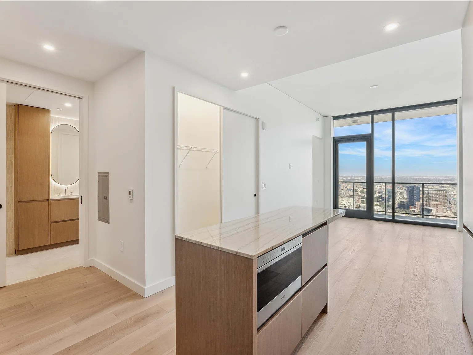 1 bed, 1.0 bath, 662 sqft, $3,600 — Photo 4