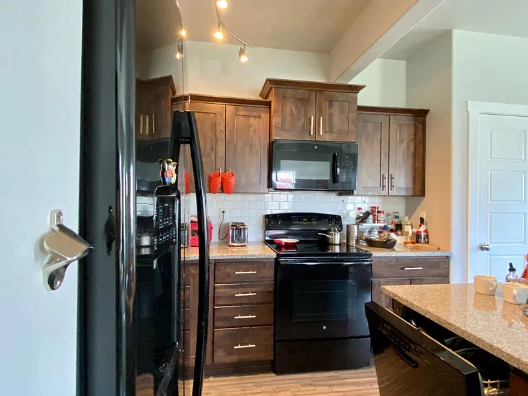 1547 N 400 W #101 — Photo 2