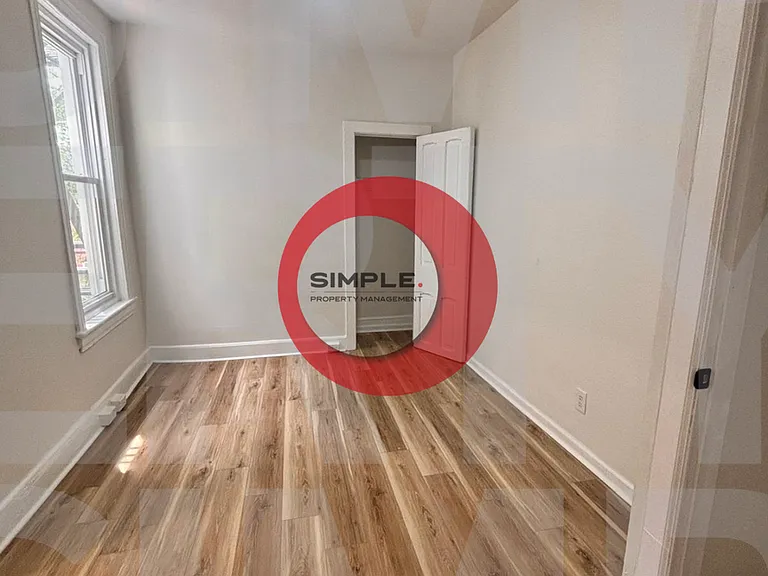 434 Woodward St — Photo 8