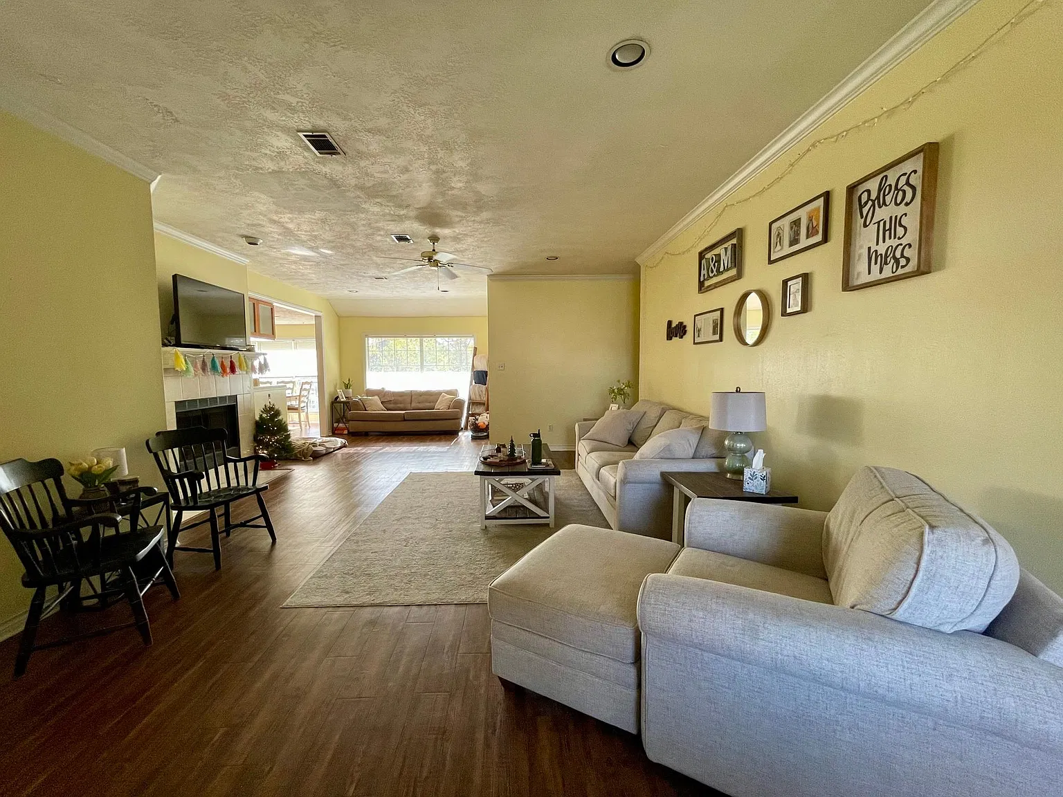 3 bed, 1647 sqft, $2,295 — Photo 2