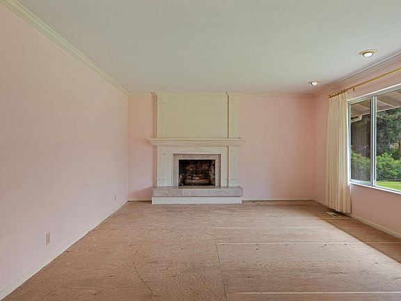 4th image of 135 Cold Springs Road