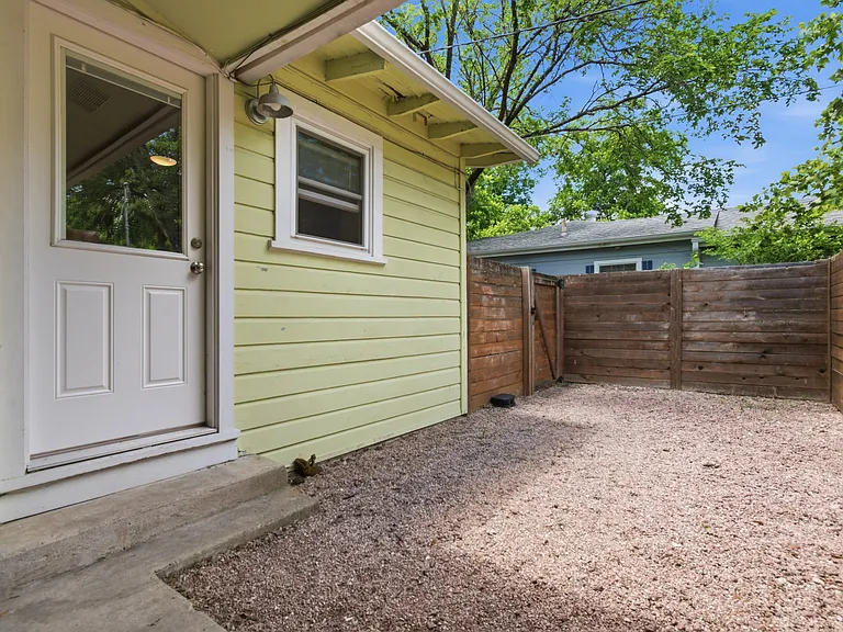1806 Justin Ln #A — Photo 28
