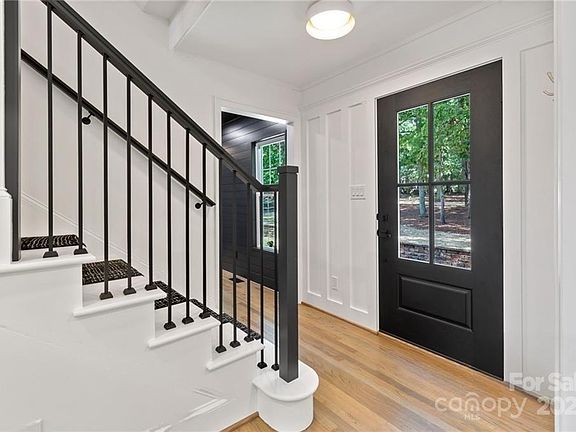 3rd image of 9501 Willowglen Trl