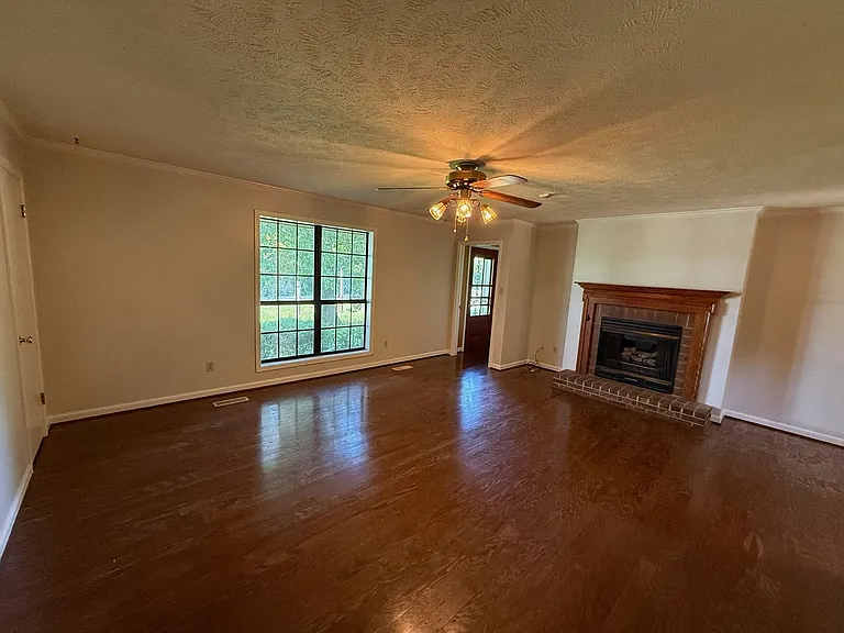 102 Hickory Hill Dr #B — Photo 6