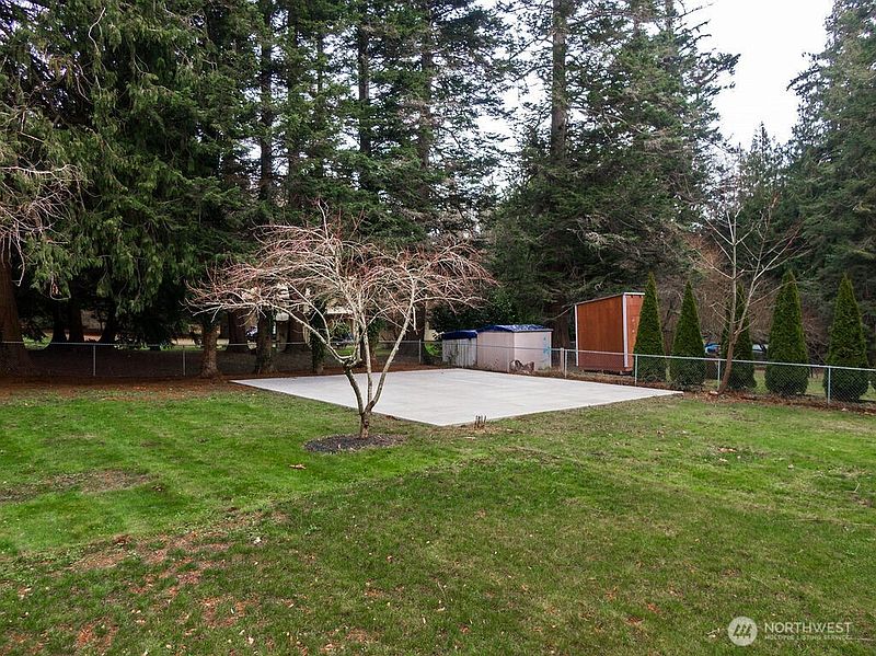 5th image of 2550 Mackenzie Road