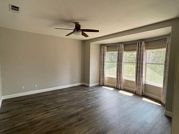 5th image of 1331 Fullerton Dr