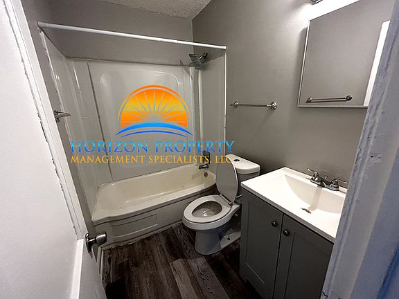 5th image of 912 Linwood Dr NW