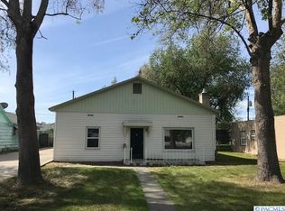 1805 W 3rd Ave, Kennewick, WA 99336