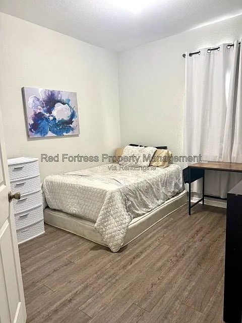 3 bed, 2.0 bath, 1249 sqft, $1,900 — Photo 2