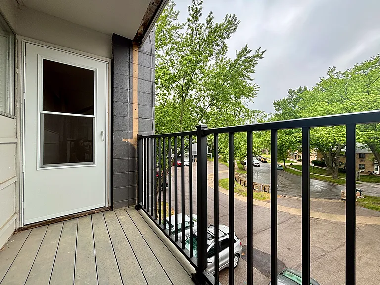 1105 Catalpa Cir — Photo 18