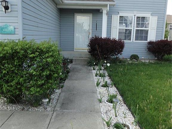 3rd image of 10676 Brighton Knoll Pkwy N
