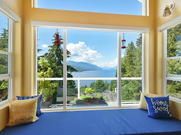 5870 Skookumchuk Rd, Sechelt, BC V7Z 0P3