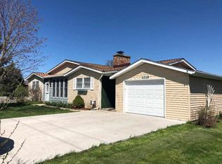 814 N Knight Rd, Essexville, MI 48732