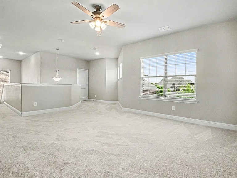 3323 Royal Ridge Dr — Photo 21