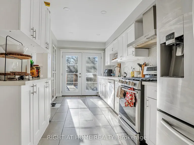 27 Melborne Ct — Photo 9