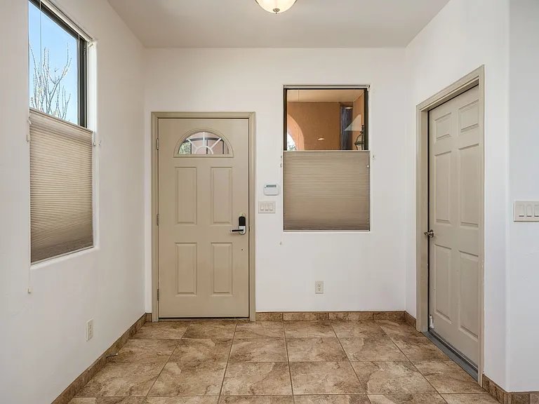 4405 Levante Dr — Photo 6