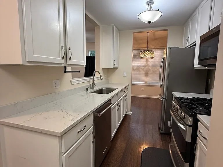 2950 Rutland Cir #O — Photo 3