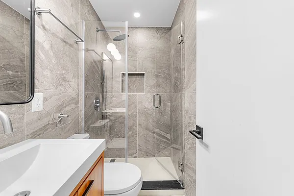 Bathroom, photo 4