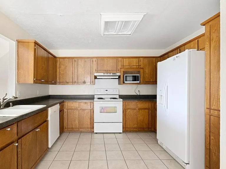 4029 NW Ozmun Ave #B — Photo 4