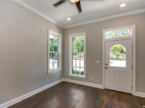 2nd image of 152 Chapel Hill St