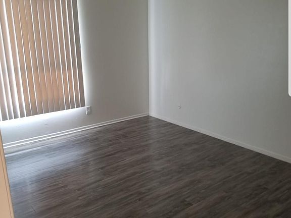 4th image of 3400 W Del Monte Dr APT 4