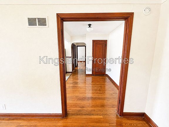 2nd image of 3841 Kingsland Ct