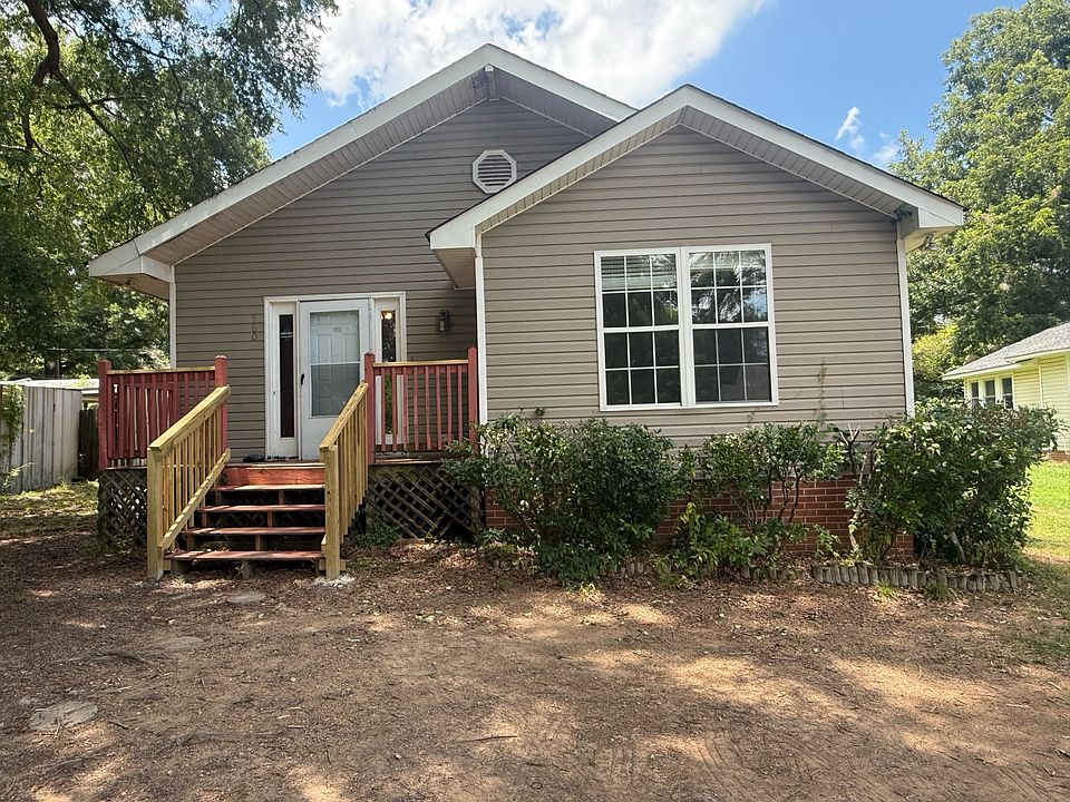 1st image of 560 NW 1st St