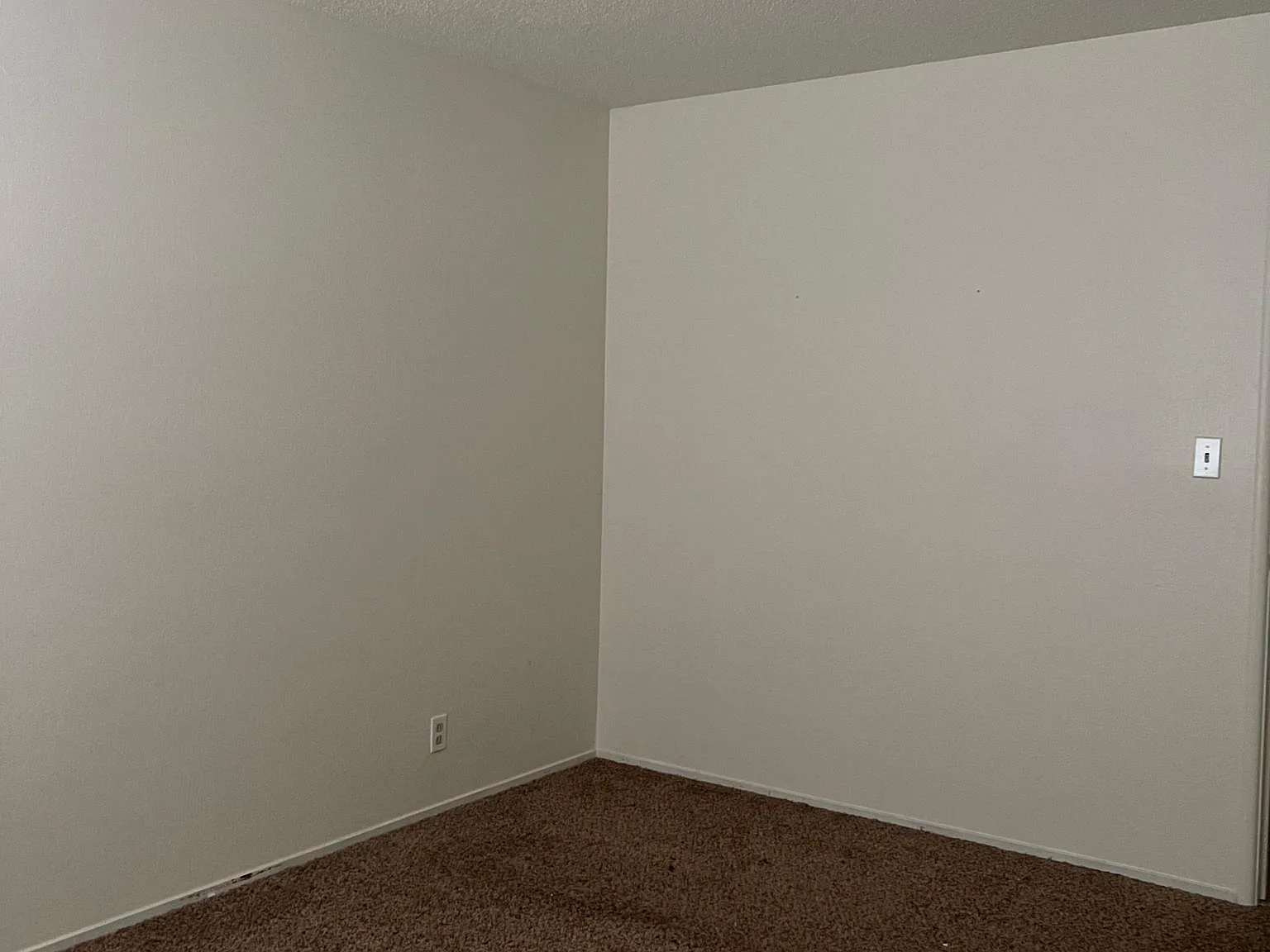 671 E San Carlos Ave — Photo 2