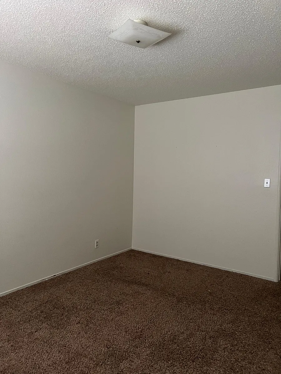 Building Photo - 671 E San Carlos Ave